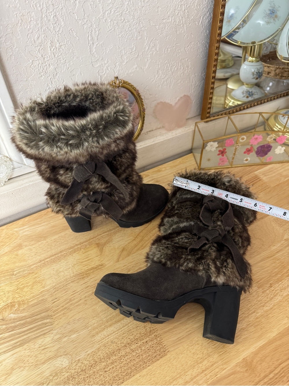 2000’s BEARPAW Brown Faux Fur Suede Chunky Heel Boots Size 5 Whimsigoth Y2K - Picture 8 of 13